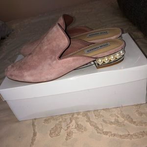 Steve Madden, Sanderson Mules